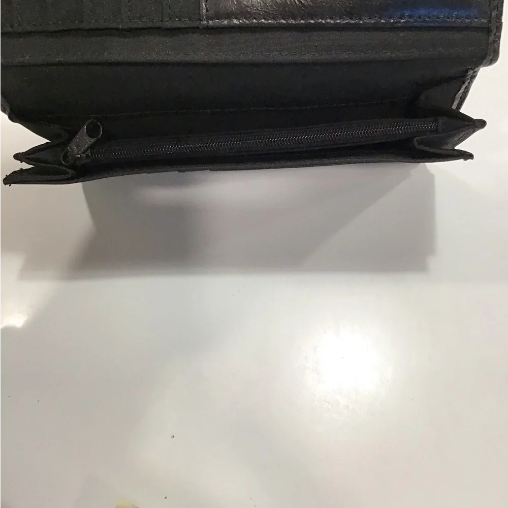 Fossil All LEATHER Black Butterfly Snap Closure Wallet - Picture 8 of 8